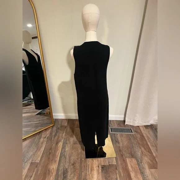 JOSEPH Milano Knitted Soft Wool Sleeveless Dress with Large Pockets, Deep V Neck - Picture 4 of 12